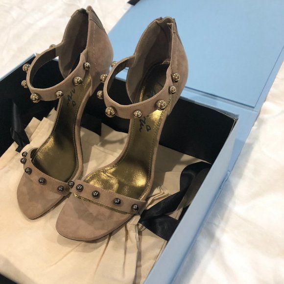 NWT Lanvin nude suede sandals with metal studs - Picture 5 of 15